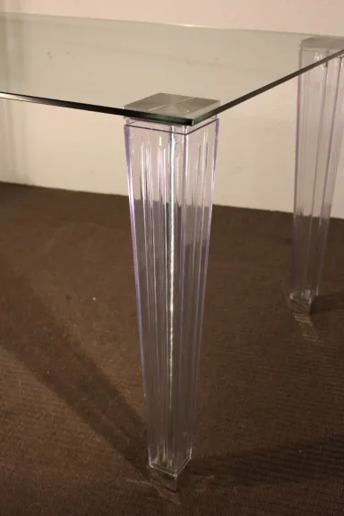 SCHREIBTISCH