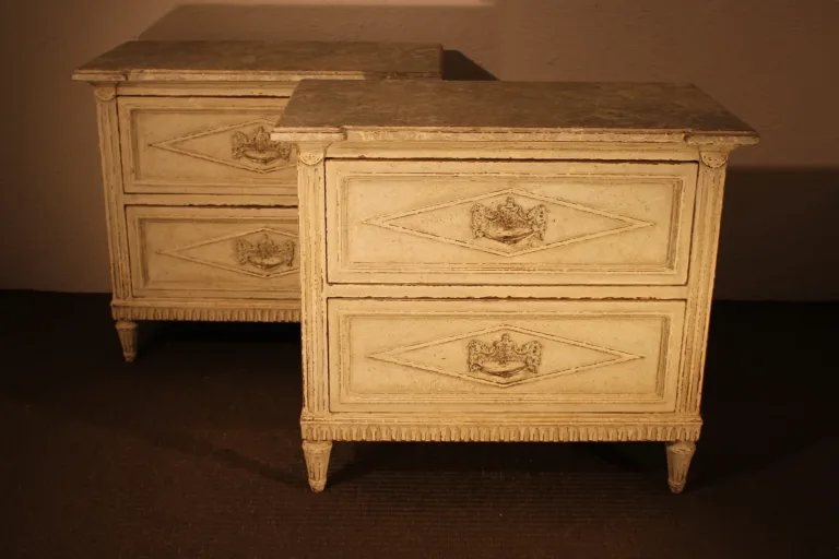 Paire de petites commodes Louis XVI