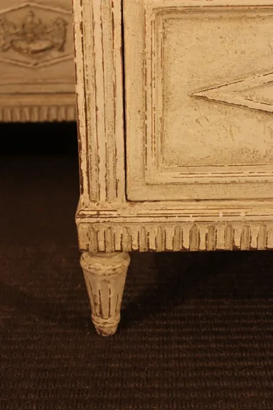 Paire de petites commodes Louis XVI