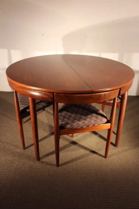 Table et chaises de Hans Olsen