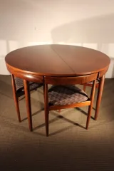 Table et chaises de Hans Olsen
