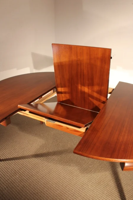 Table et chaises de Hans Olsen