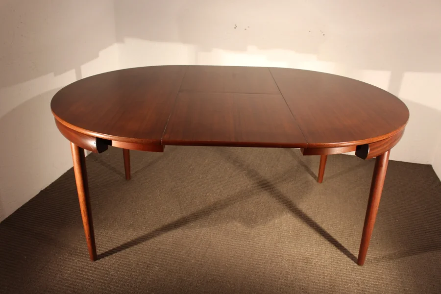 Table et chaises de Hans Olsen