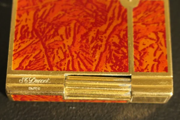Briquet Dupont à Paris