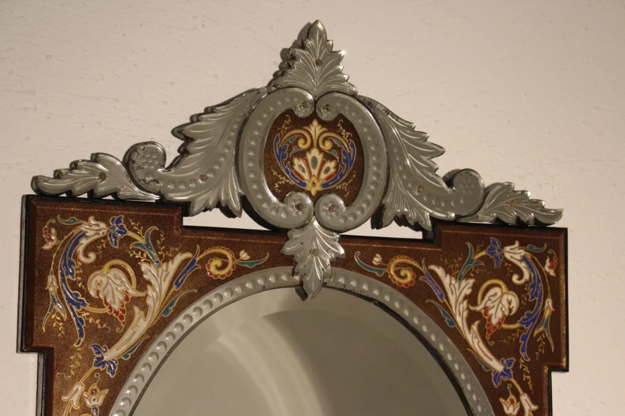 VENITIAN STYLE MIRROR