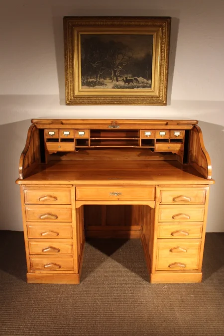 ROLLTOP-SCHREIBTISCH