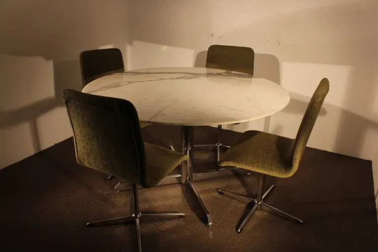 Table et ses 4 chaises Knoll