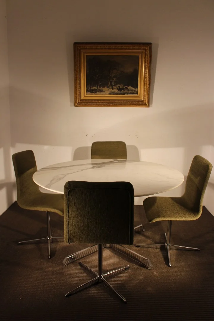 KNOLL TISCH UND STÜHLE