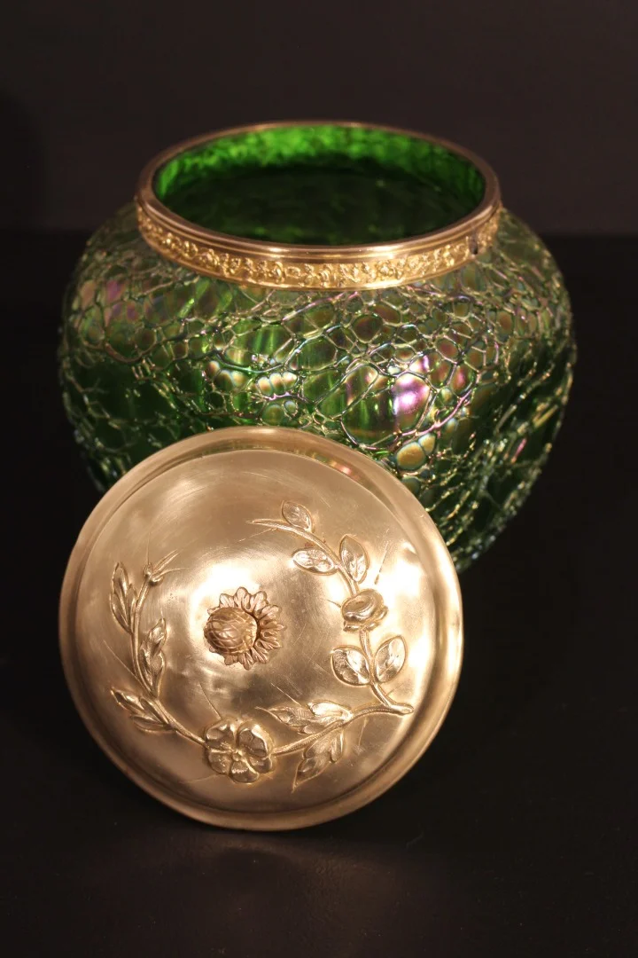 ART NOUVEAU PERIOD BISCUIT POT