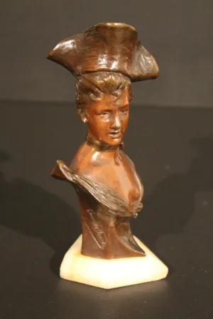 Buste de femme au chapeau