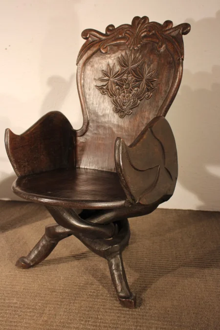 Paire de fauteuils africains