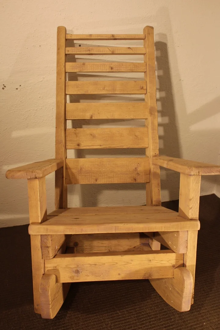 Rocking chair en sapin
