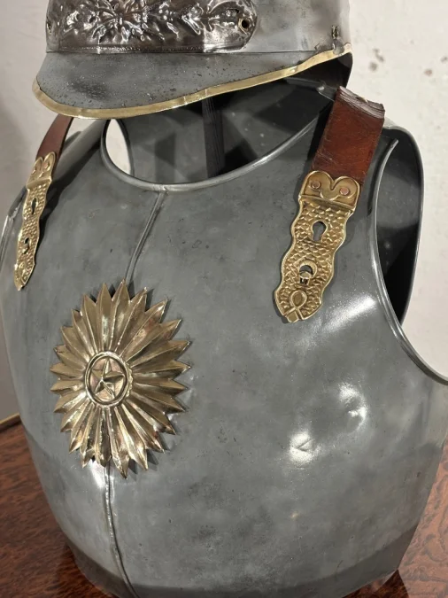 Plastron et son casque d'enfant