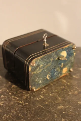 Boîte à parfum musicale