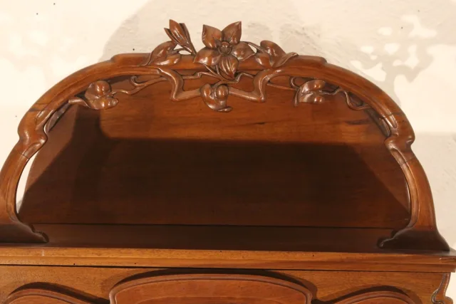 Vitrine Art Nouveau