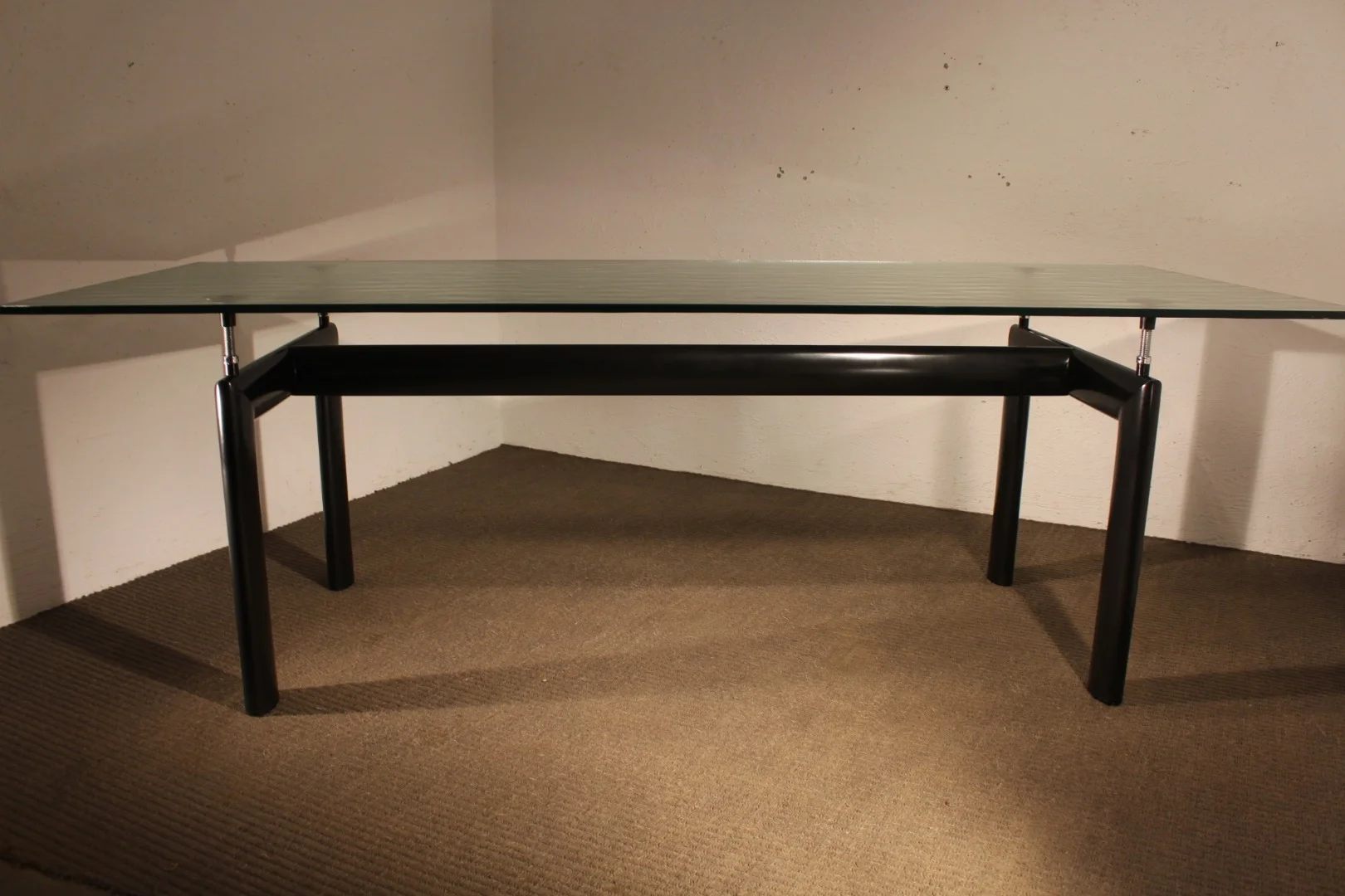 TABLE von LE CORBUSIER
