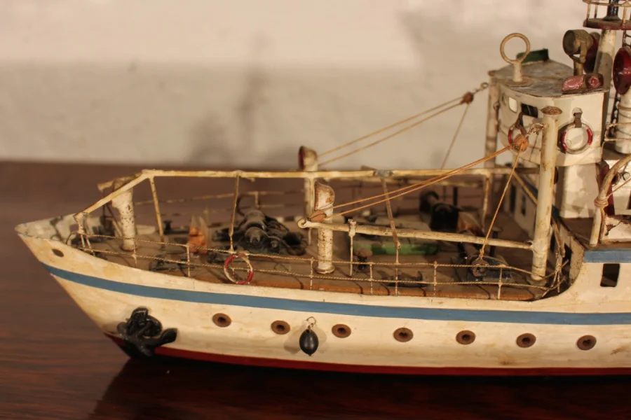 MODEL SHIP