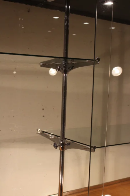 vitrine d'exposition