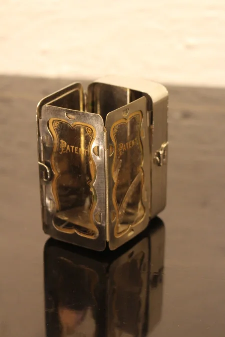 POCKET LANTERN