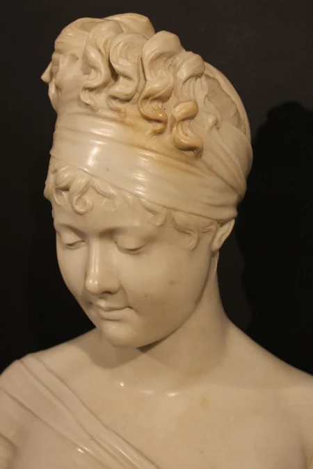 MARBLE BUST