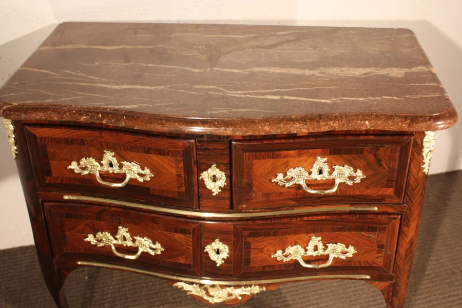 Petite commode 18e siècle