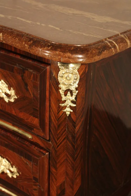Petite commode 18e siècle