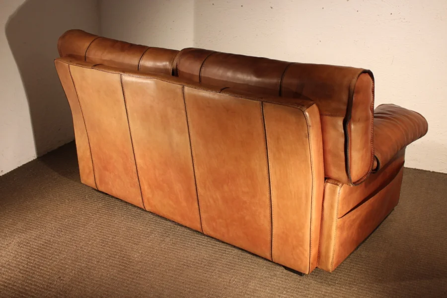 VINTAGE SETTEE