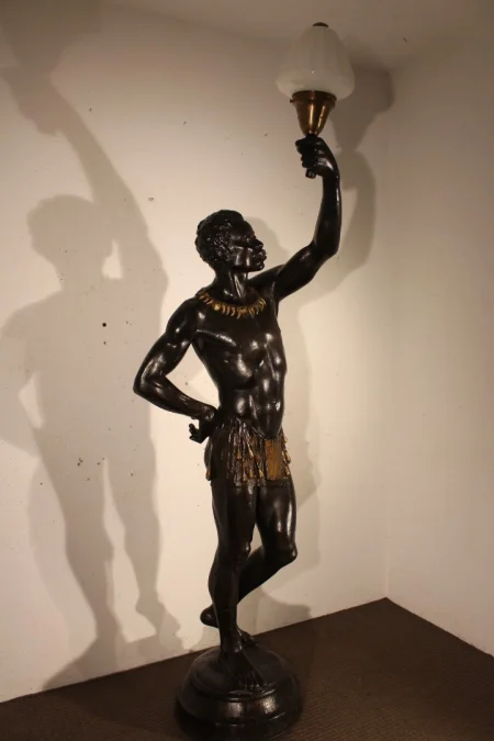 Africain en torchère