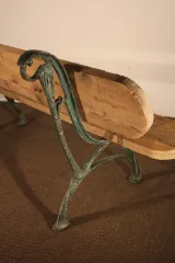 アールヌーボー様式のベンチ