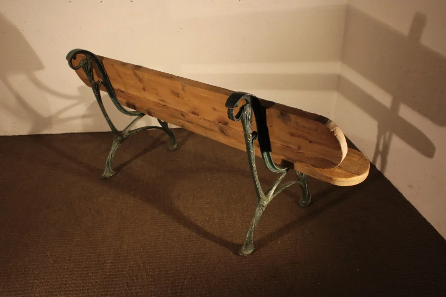Banc d’Hector Guimard