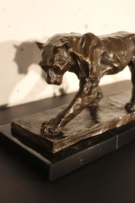 Bronze représentant une panthère