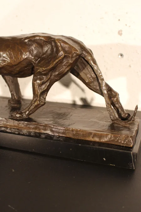 Bronze représentant une panthère