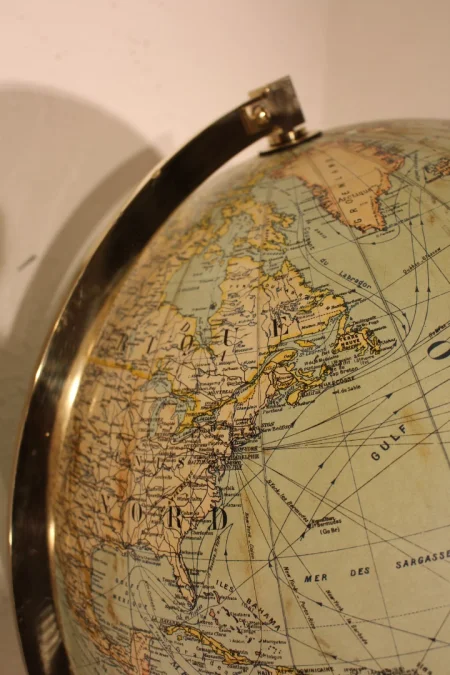 Gros globe terrestre de Girard Barrière