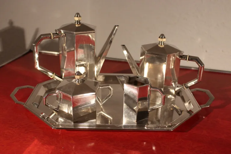 Kaffeeservice im Art-Deco-Stil