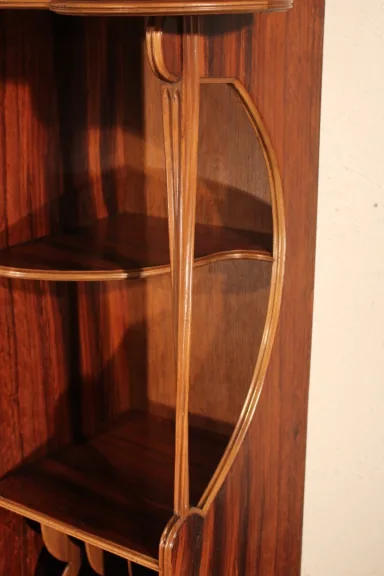 REGALE IM JUGENDSTIL