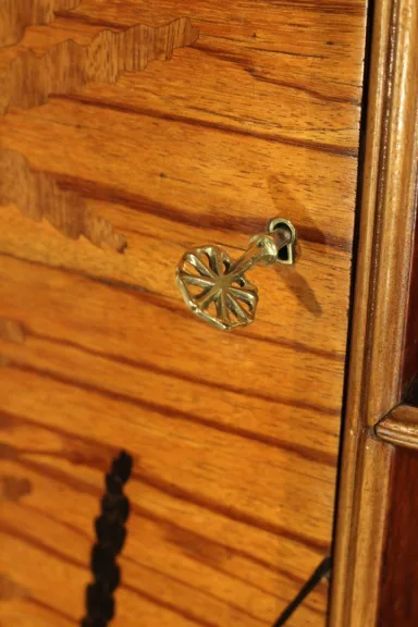 REGALE IM JUGENDSTIL