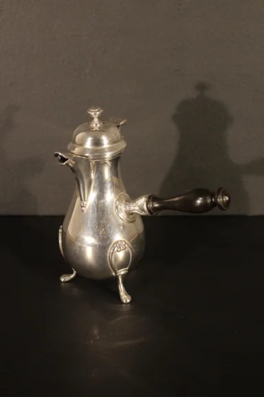 Silberne Kaffeekanne