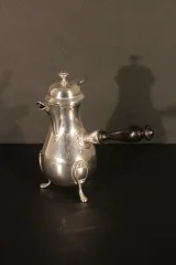 Silberne Kaffeekanne