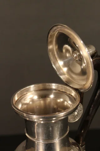 フランス帝国時代のコーヒーポット