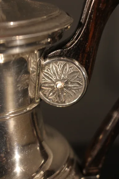 Kaffeekanne aus der Zeit des Französischen Kaiserreichs