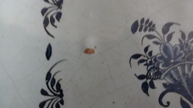 Plat en faïence