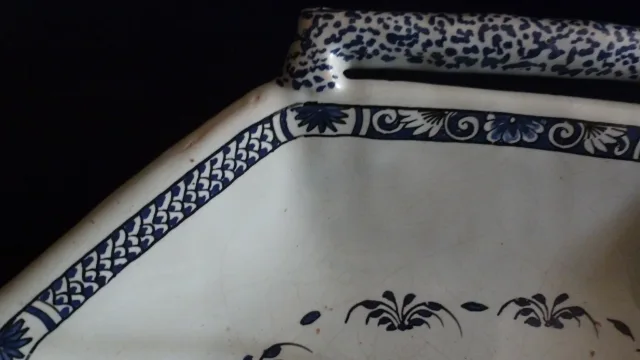 Plat en faïence
