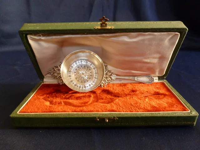 SILVER TEA STRAINER