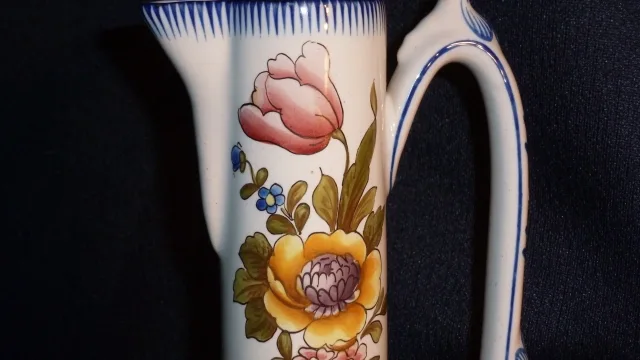 FAIENCE PITCHER