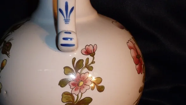 FAIENCE PITCHER