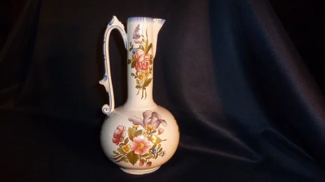 FAIENCE PITCHER
