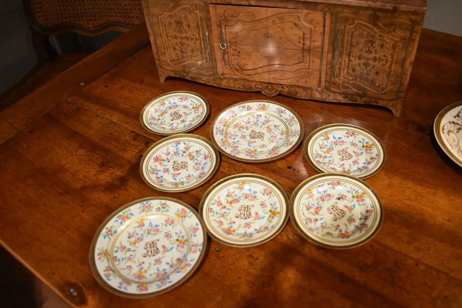 MINIATURE  DRESSER