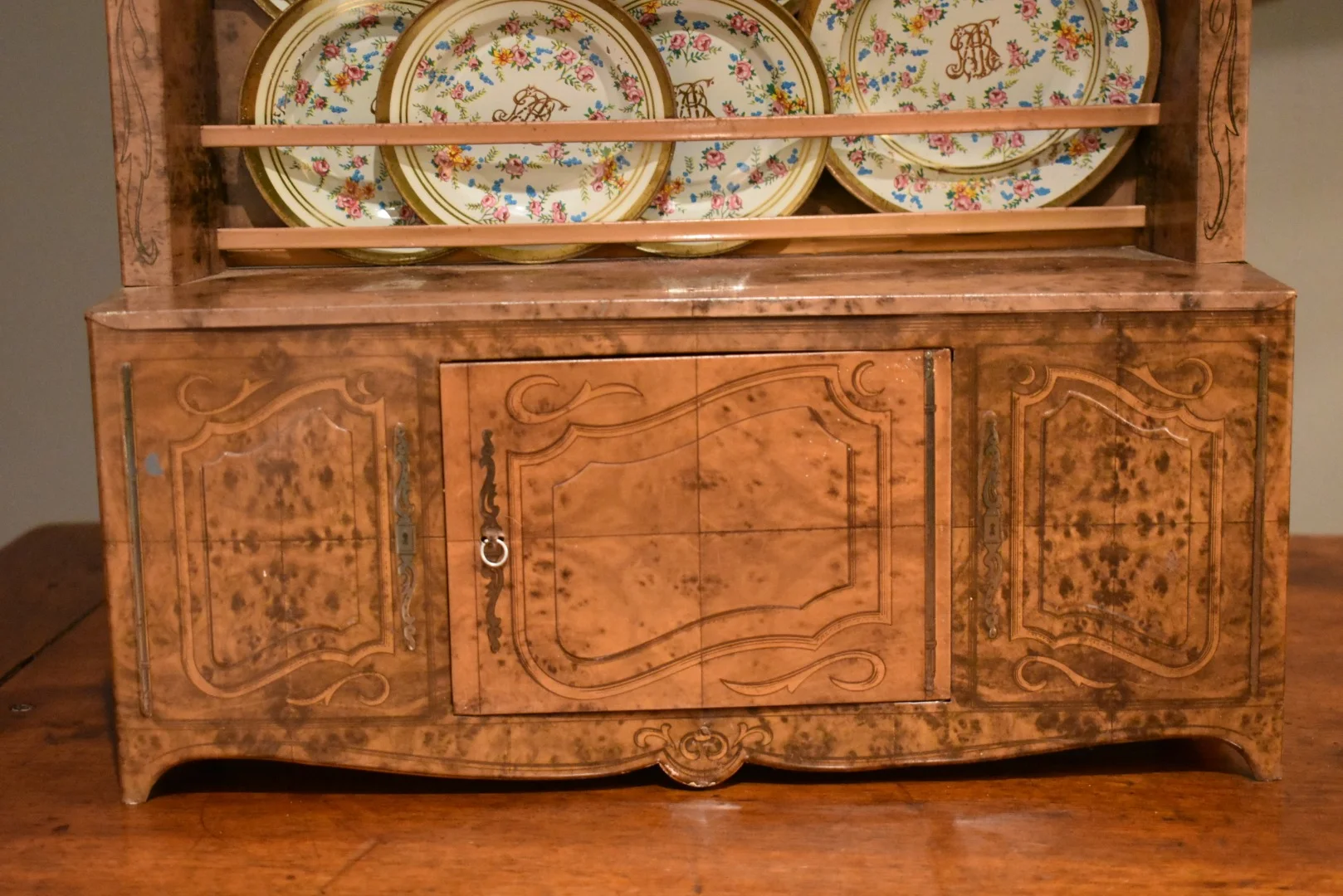 MINIATURE  DRESSER