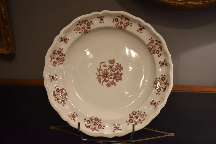 MOUSTIERS FAIENCE DISH