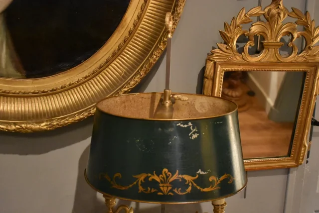 Lampe bouillotte à deux feux aux cygnes ailés